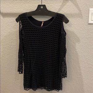 Pete 3/4 sleeve cold shoulder fishnet top